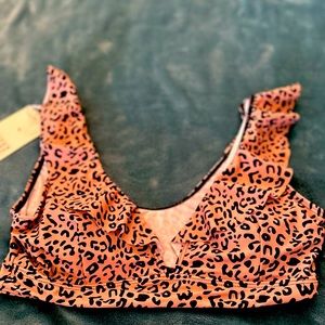 NWT**** leopard print Halara bathing suit top